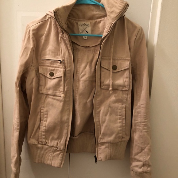 La Hearts Jackets & Blazers - ⬇️ Tan jacket!